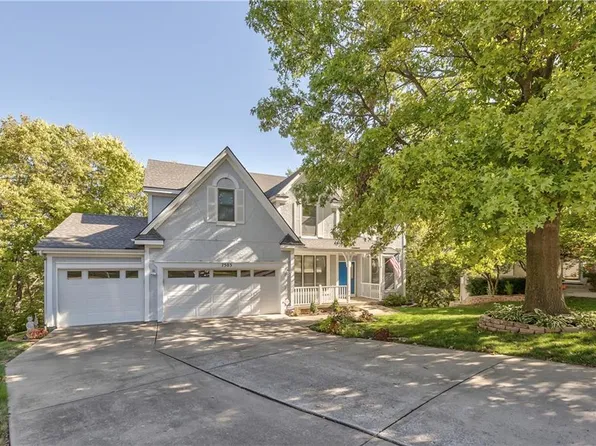 7503 Summit St, Shawnee, KS 66216
