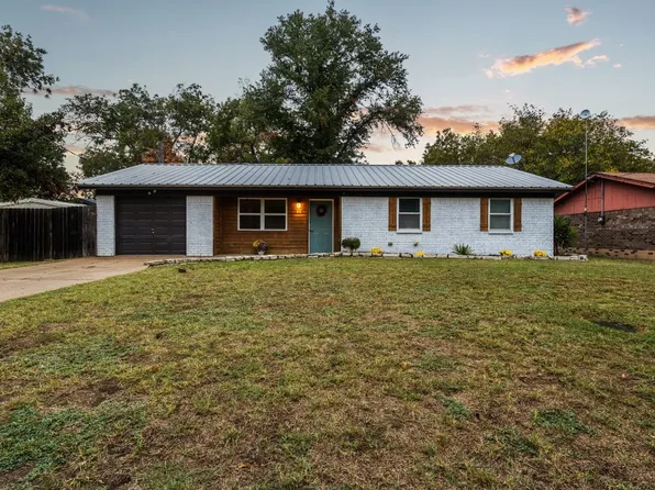 306 W 6th St, Tolar, TX 76476