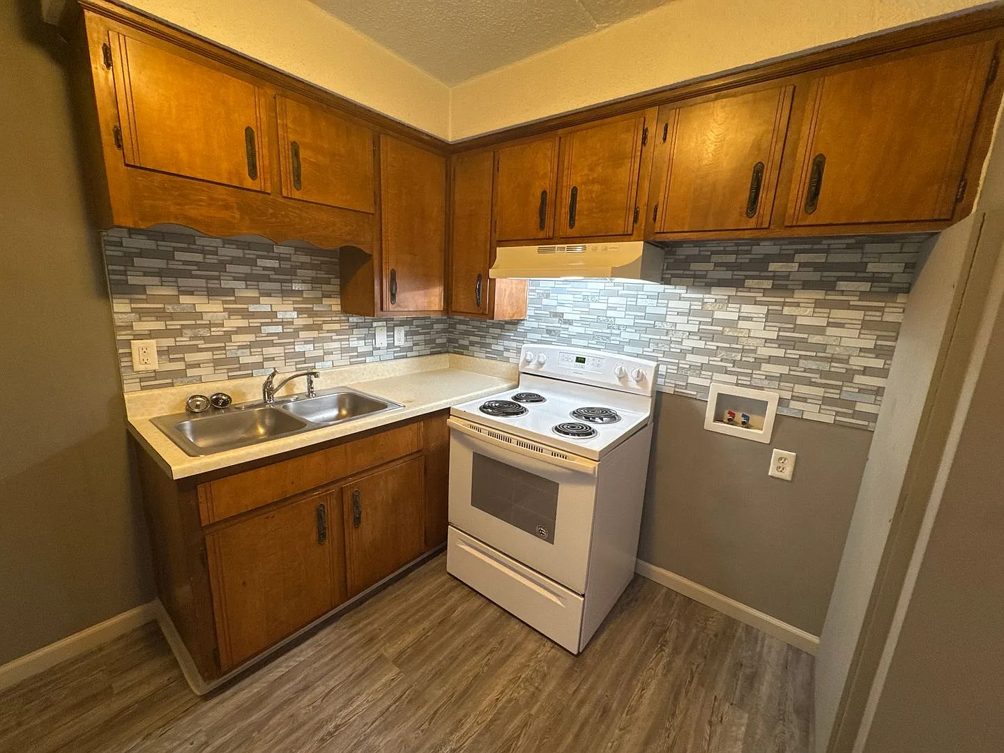 100 Brookside Drive — Photo 3