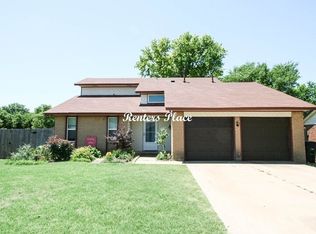 836 SE 12th St, Moore, OK 73160