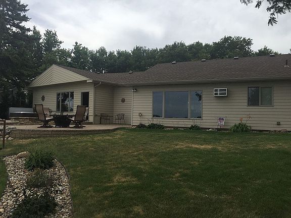 Two tier paver patio