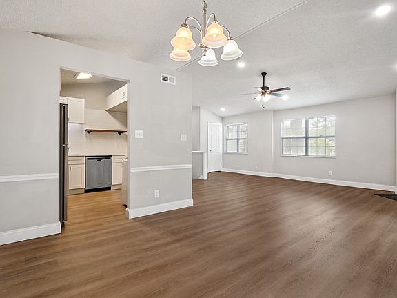 5th image of 9057 N Swan Cir