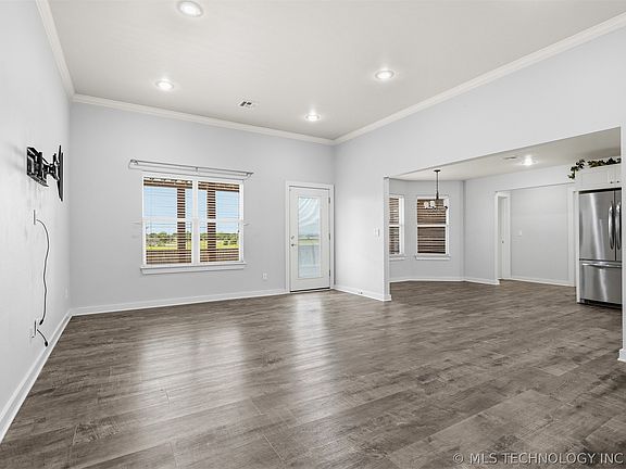 5th image of 1812 Kendall Dr