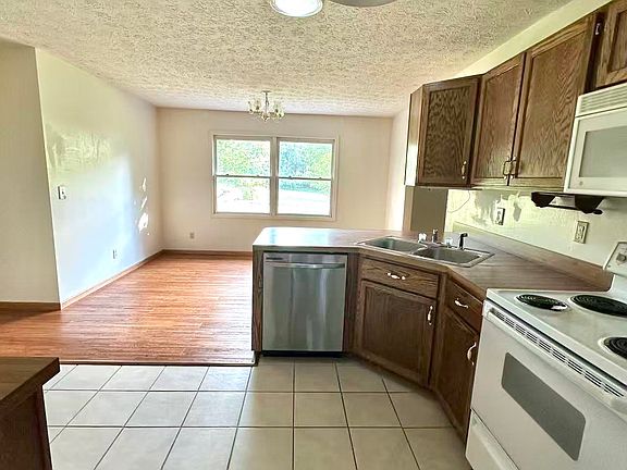 4th image of 23696 N 1790 East Rd