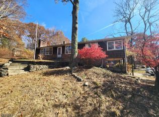 270 Lakeview Dr, Newton, NJ 07860