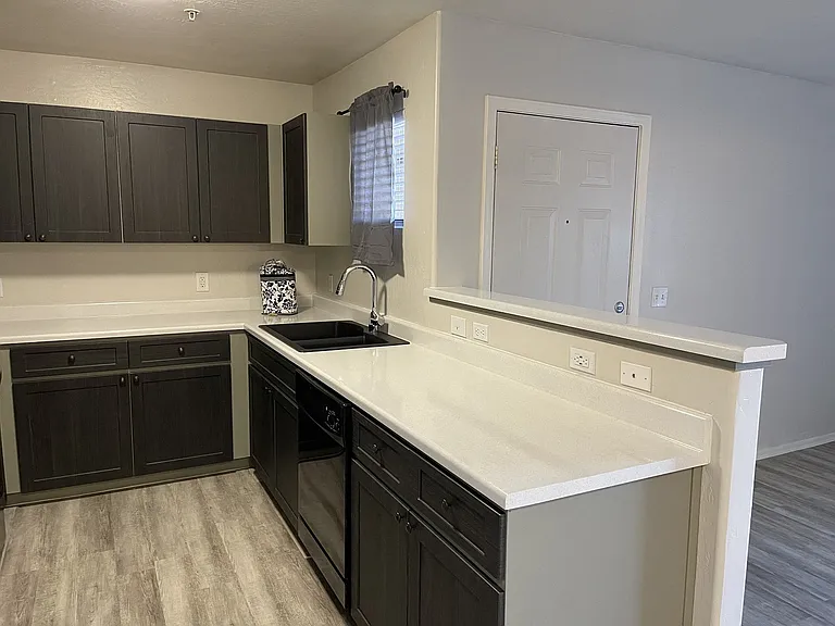 Aspen Ridge Apartment Homes — Photo 4