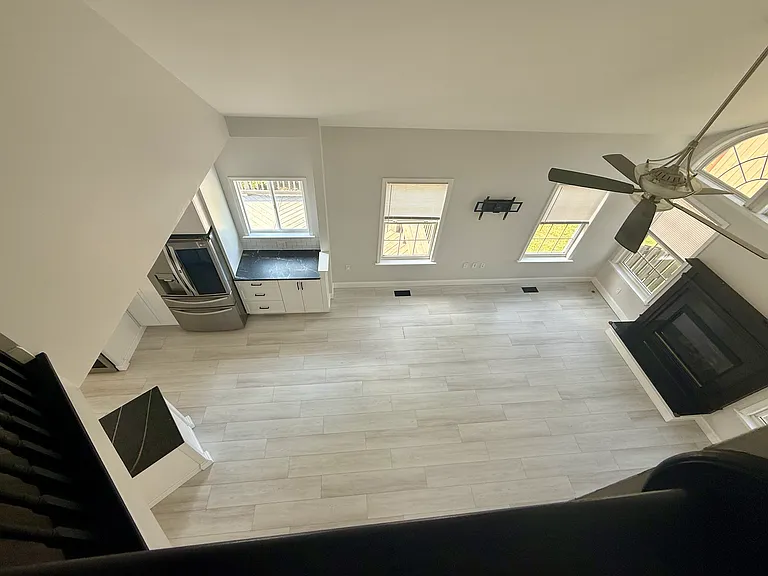 158 Appomattox Ln — Photo 6