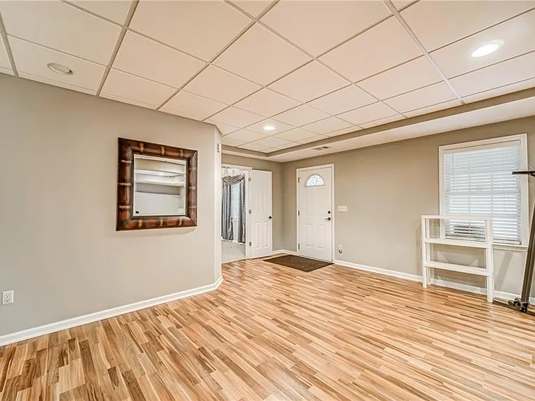 725 Orchard Ct #LOWER LEVEL — Photo 3