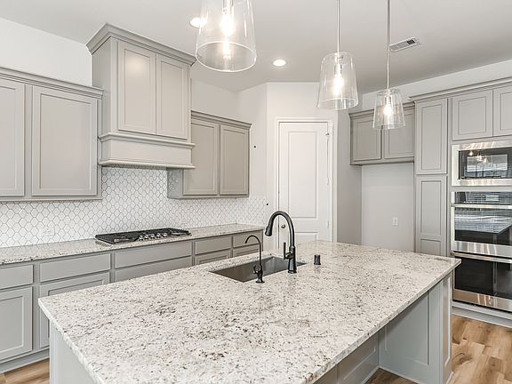 5th image of 4806 Creekbend Dr