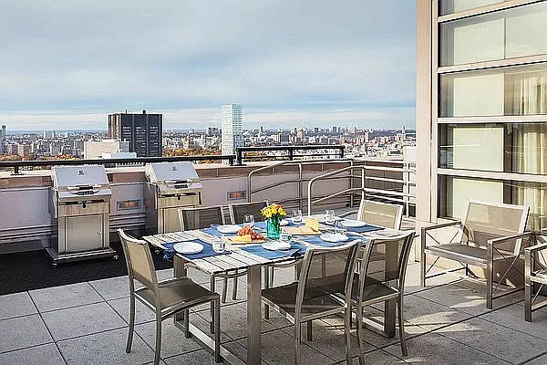 Rented by Compass | media 10