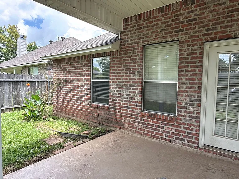 9812 Kings Pointe Dr — Photo 51