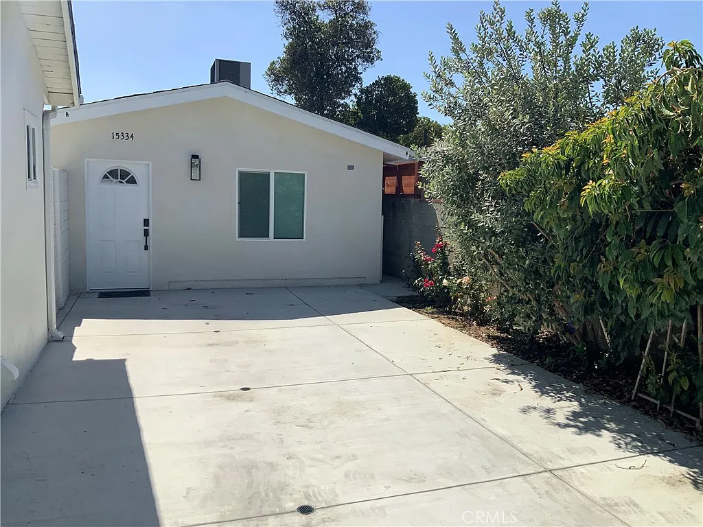 2 bed, 710 sqft, $2,995 — Photo 1