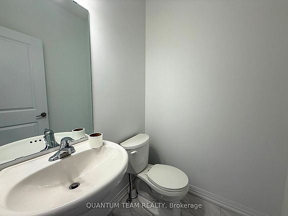 4th image of 86 Alicia Cres