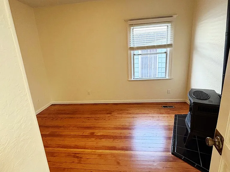 823 Apgar St — Photo 7