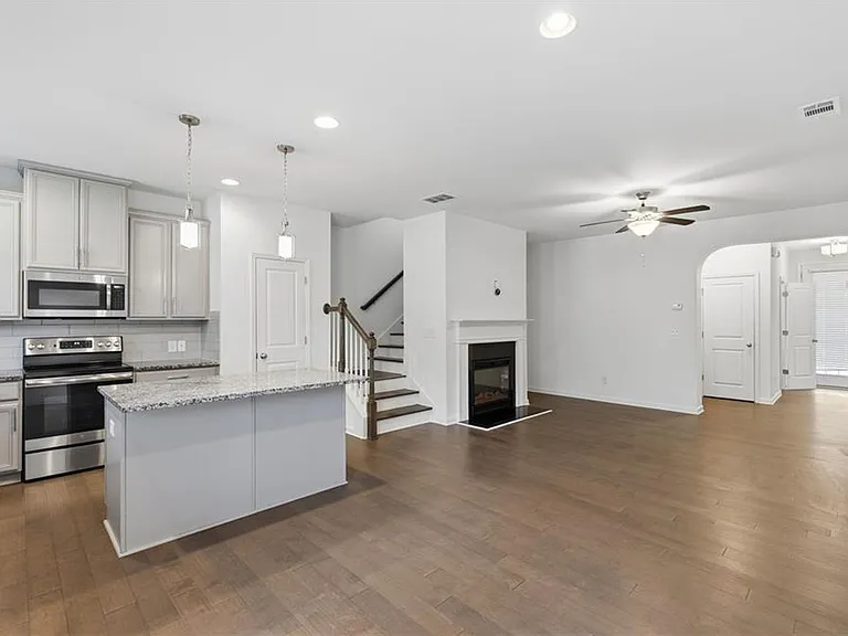 2392 Belmont Pl — Photo 8