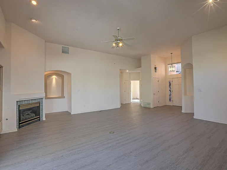 11240 Los Lagos NE — Photo 6