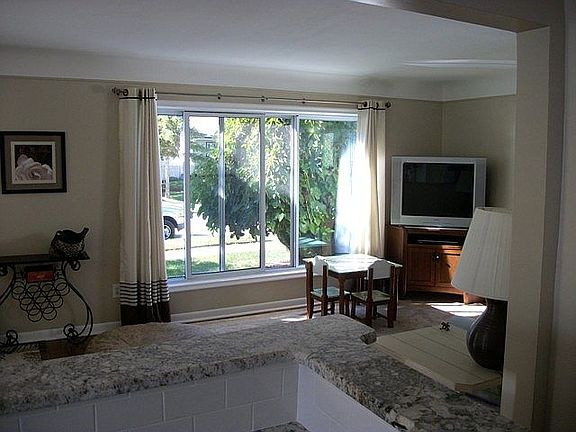 Spacious living room