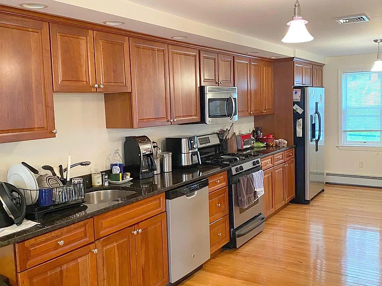 3 Lopez Ave — Photo 1