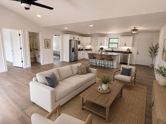 3rd image of 425 Madison Cir