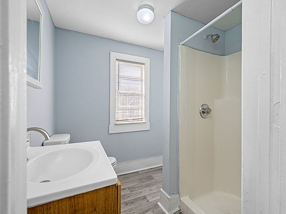 5th image of 911 E Emma St #913-1