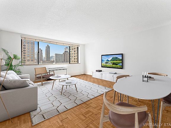 3rd image of 45 W 67th St APT 20C