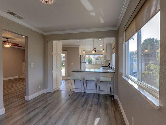 4th image of 8114 English Oak Way