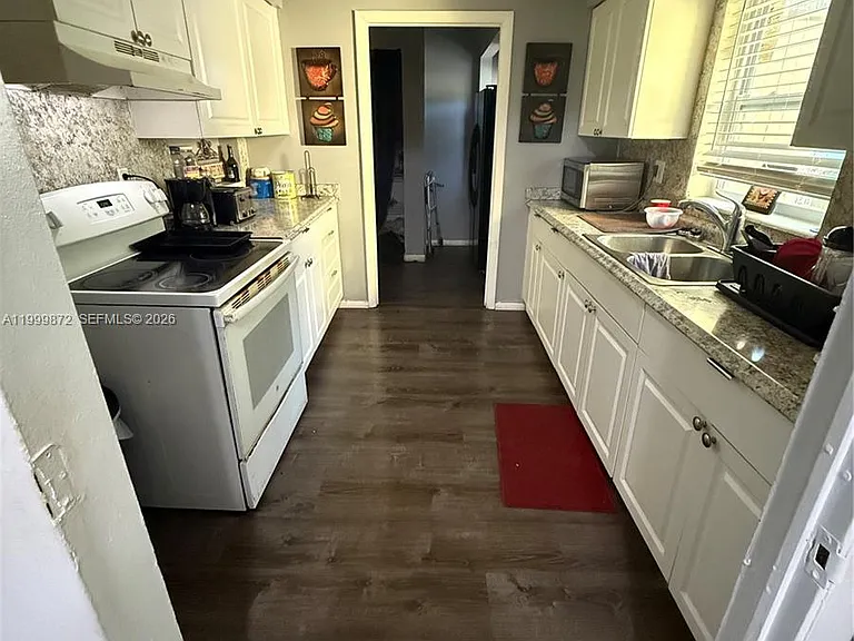 3120 Avenue Q — Photo 4
