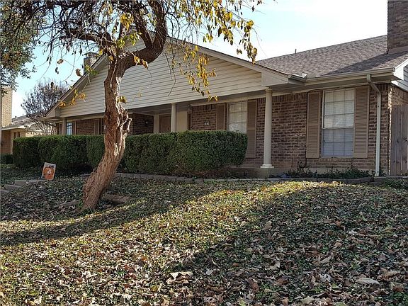 2nd image of 2834 Golfing Green Dr