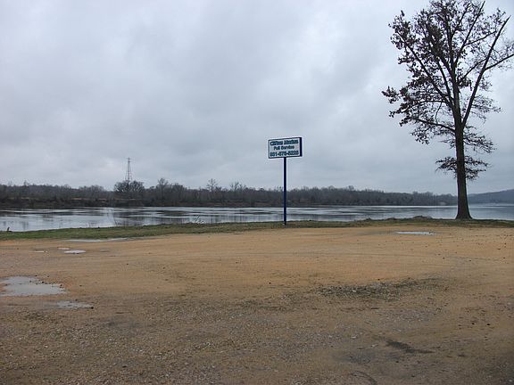 3rd image of 111 Harbor Dr