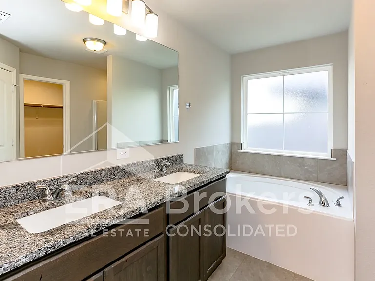 2072 Dade Loop #PRIMARY — Photo 17