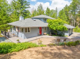 900 Shadow Hills Dr, Grants Pass, OR 97526