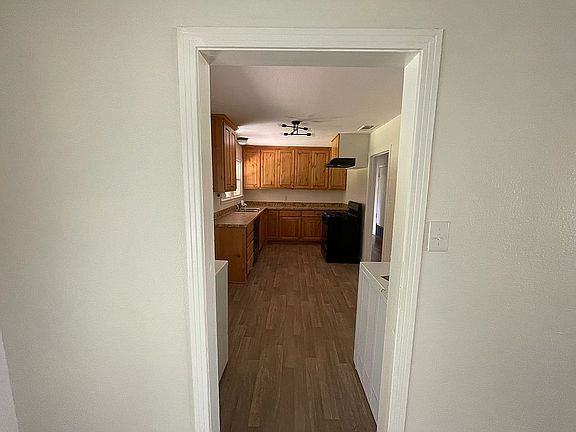 3rd image of 123 S Park Dr