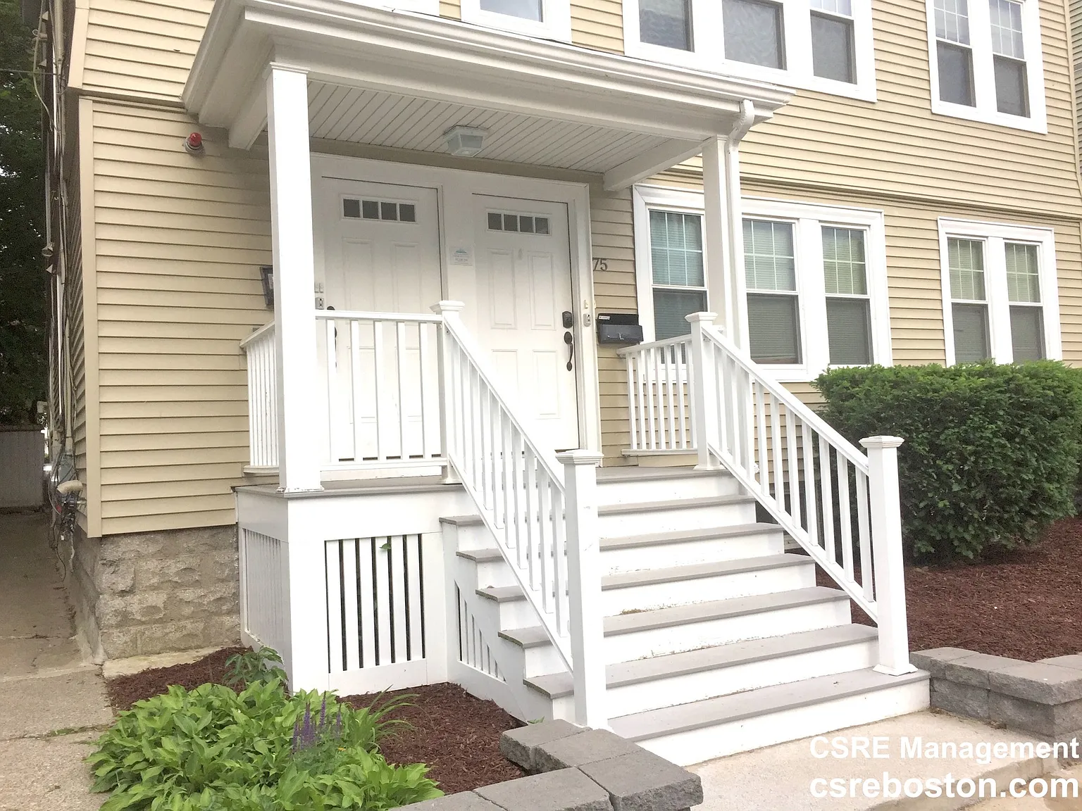 4 bed, 1100 sqft, $4,300 — Photo 1