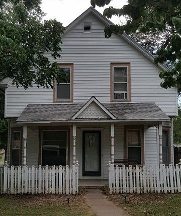 1st image of 821 E 16th Ave