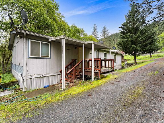 2nd image of 10517 Lower River Rd