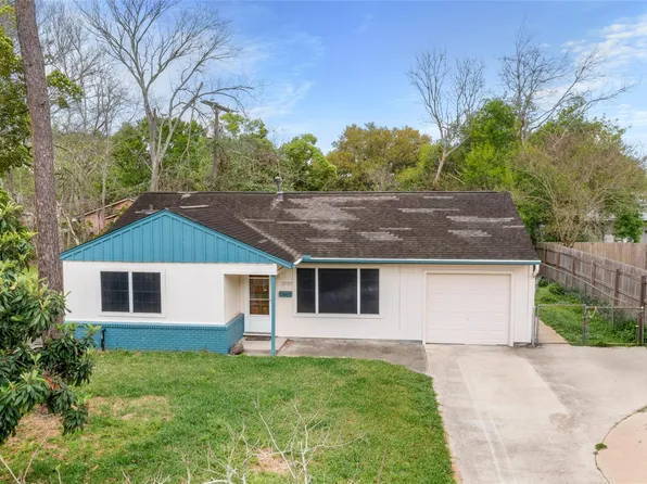 1737 S Park Dr, Alvin, TX 77511