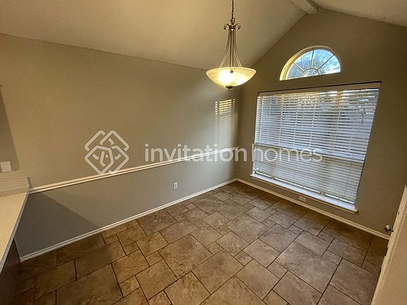5th image of 2831 Harvard Dr