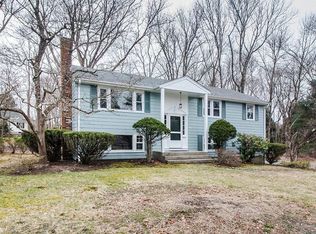 2 Edward Dr, Walpole, MA 02081