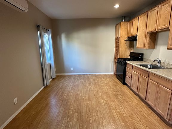 2nd image of 1033 Allen Ave APT 4