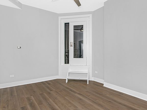 5th image of 805 N Wabash Ave #42-2E