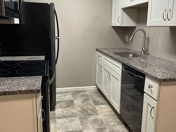 5th image of 1222 A St APT 2