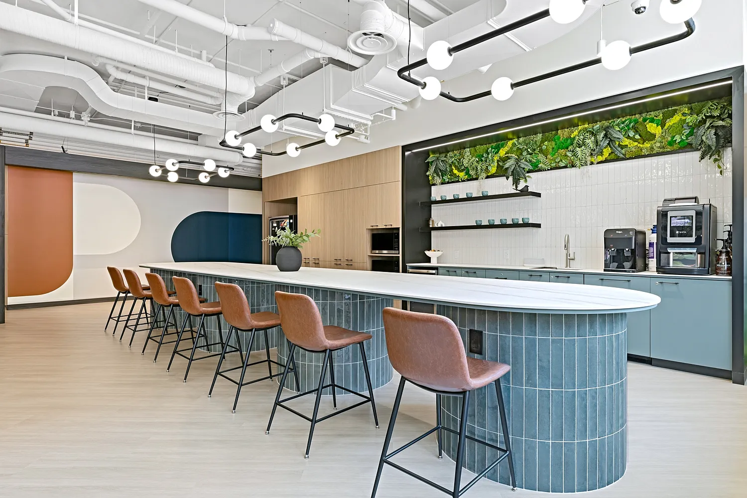 Edgeway Apartments — Photo 3