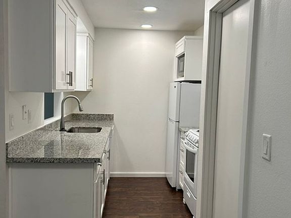 5th image of 1010-1040 Lansford Dr SE #1038