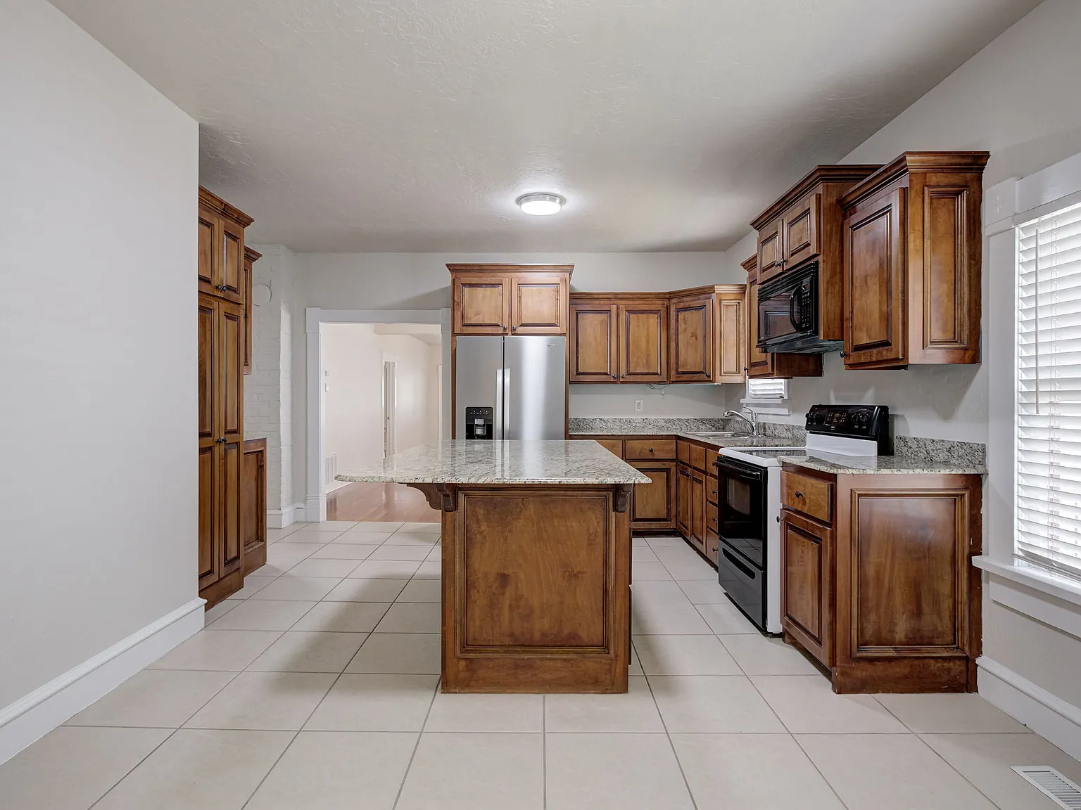 1005 Classen Boulevard - 1 — Photo 4