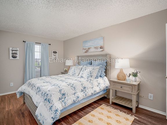 2nd image of 101 Hackberry St APT 2604
