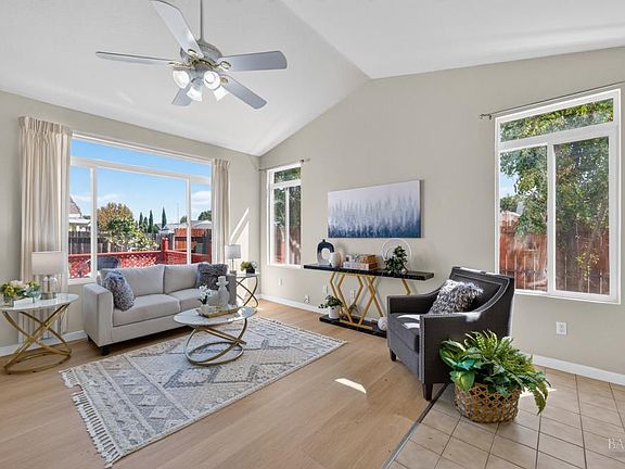 4th image of 706 Allender Way