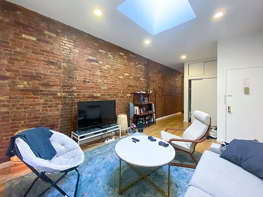 Rented by Compass | media 13