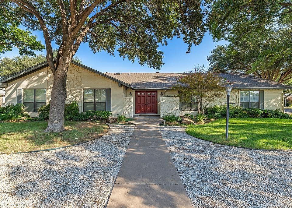1st image of 2702 Palo Duro Dr
