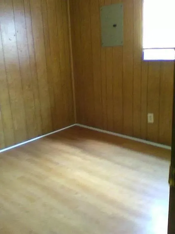 2 bed, 900 sqft, $700 — Photo 2