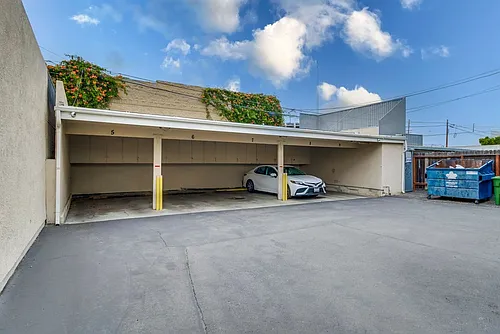 435 W. Regent St Photo 1